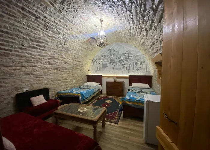 Memushi בית הארחה Gjirokastër